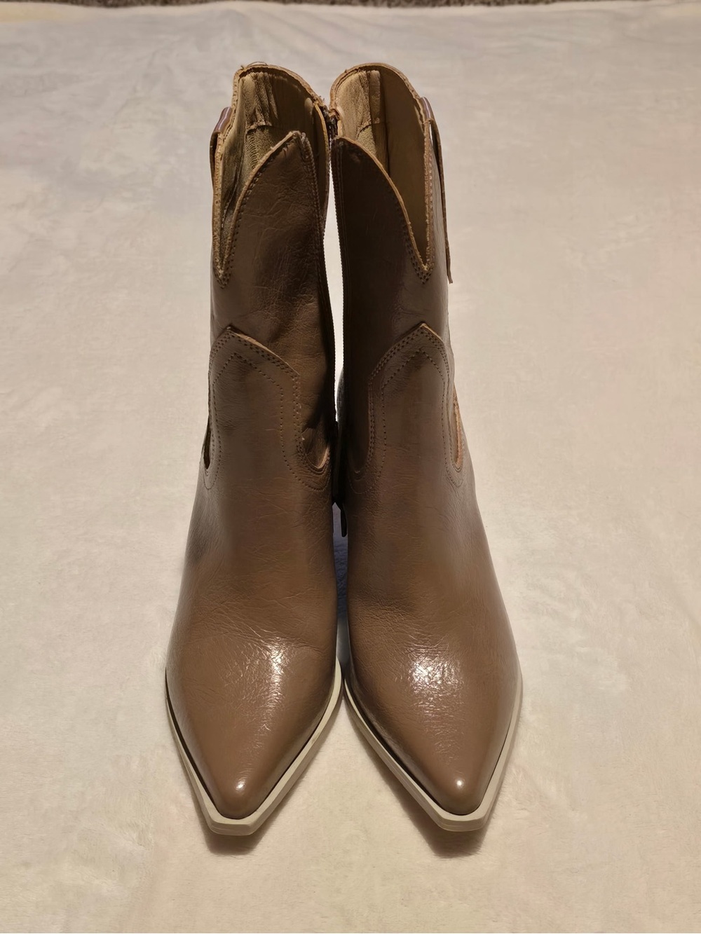 Women's Taupe Pointed-Toe Western Ankle Boots 6.5 Women’s NWOB - Picture 2 of 7